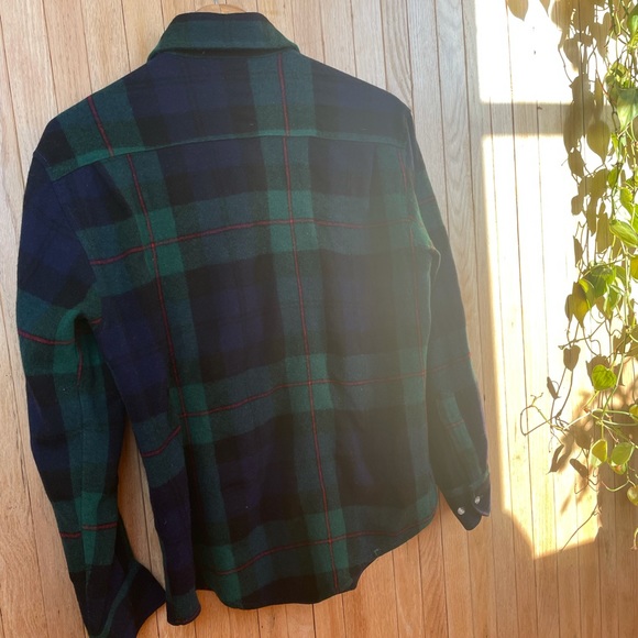 Vintage 🪵 plaid wool button down - Picture 2 of 8